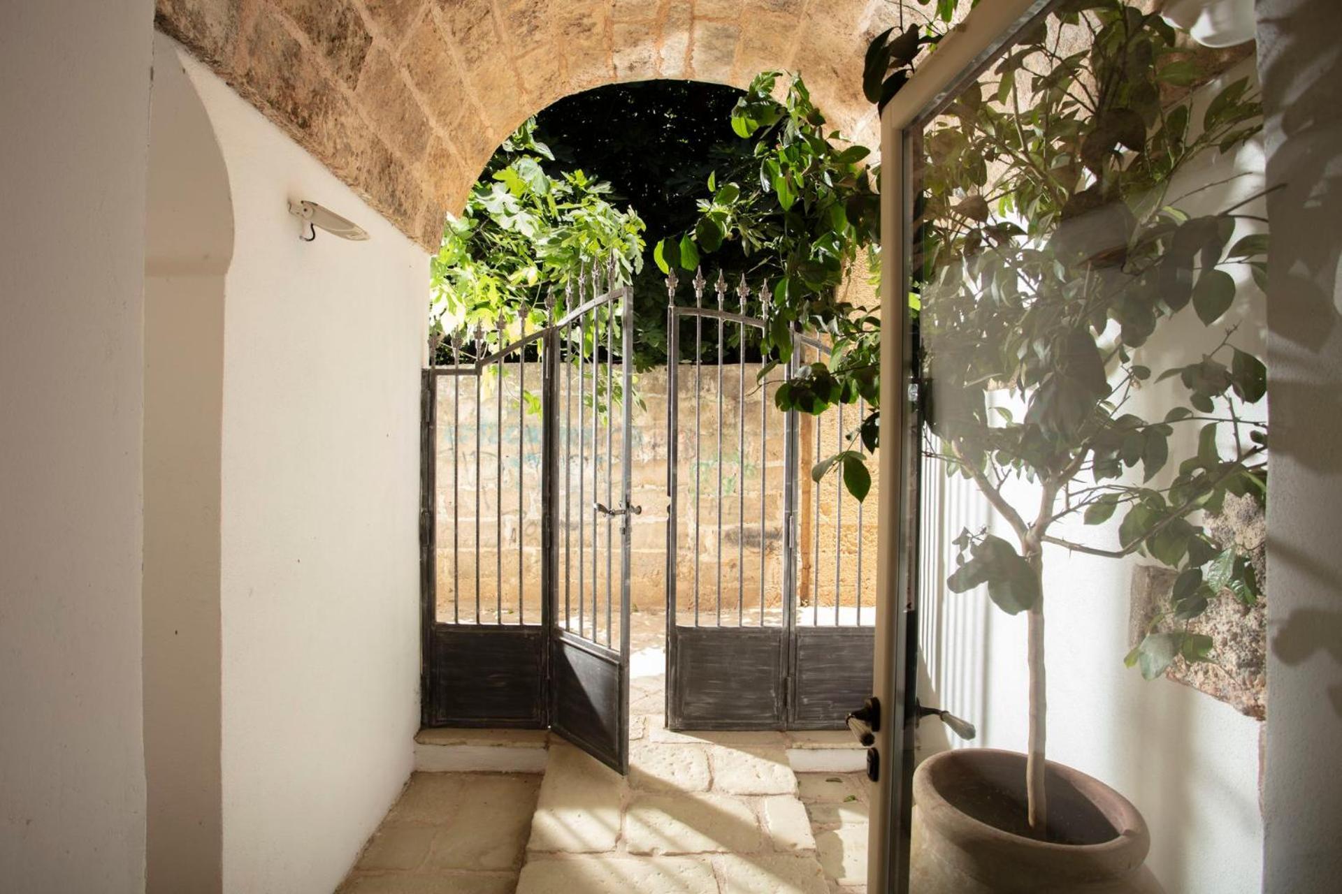 Don Alfonso Dimora D'Epoca Bed & Breakfast Racale Bagian luar foto